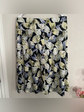 Floral Button-Front A-Line Skirt in Black and Olive